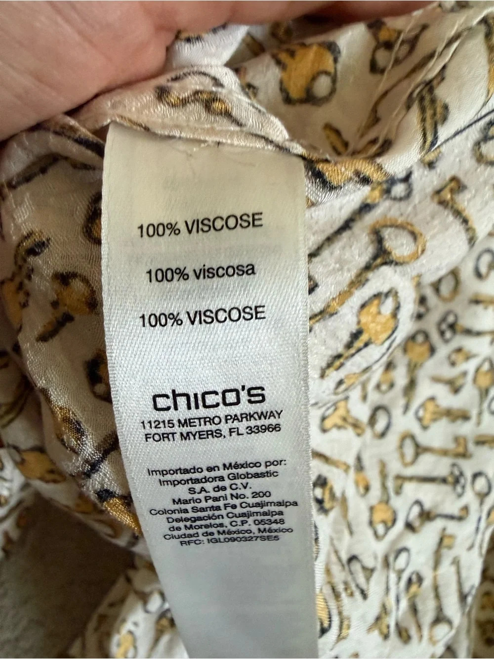 Chico's long sleeve blouse keys novelty print button front Top Cream gold small - Picture 3 of 8